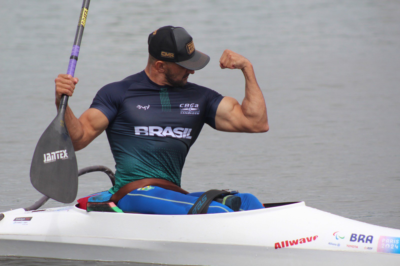 Brasil conquista dobradinha dourada na copa do mundo de canoagem na alemanha