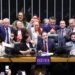 Câmara aprova, em dois turnos, PEC que acaba com a escala 6x1