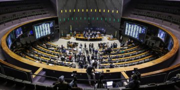Câmara debate nova Política Nacional de Minerais Críticos para impulsionar o setor