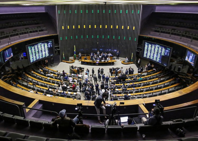 Câmara debate nova Política Nacional de Minerais Críticos para impulsionar o setor