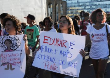 CCJ volta a adiar análise de PEC que reduz maioridade penal de 18 para 16