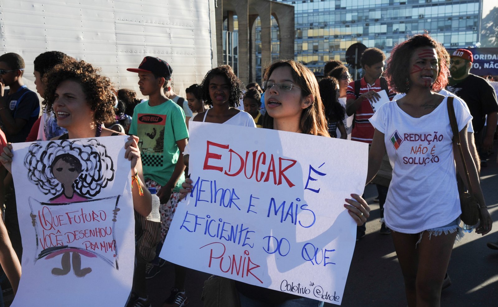 CCJ volta a adiar análise de PEC que reduz maioridade penal de 18 para 16