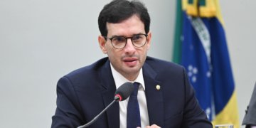 Comissão apresenta cronograma para votação do fim da escala 6x1 até 27 de maio