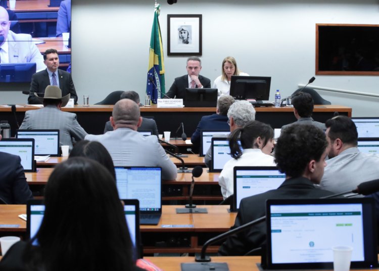 Conselho de Ética aprova suspensão de 60 dias para três deputados por ocupação