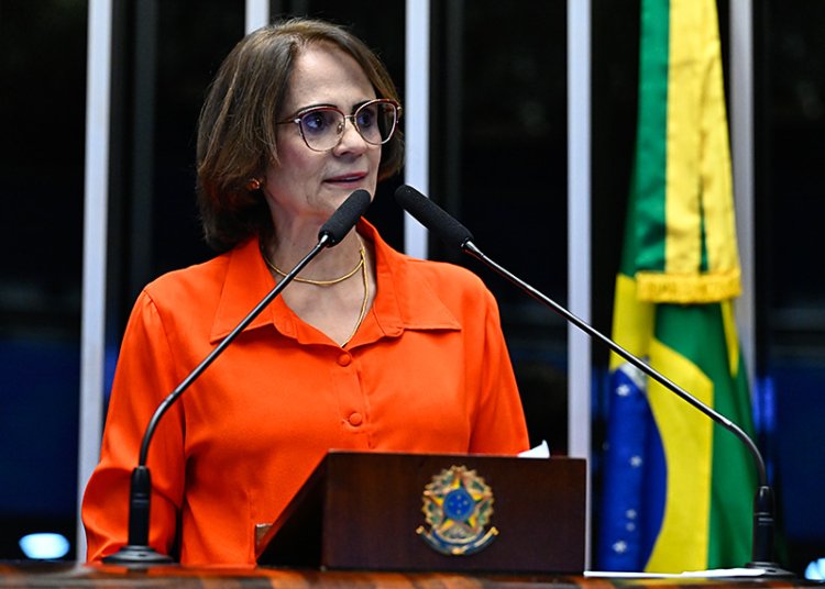 Damares Alves defende campanha contra violência sexual infantil