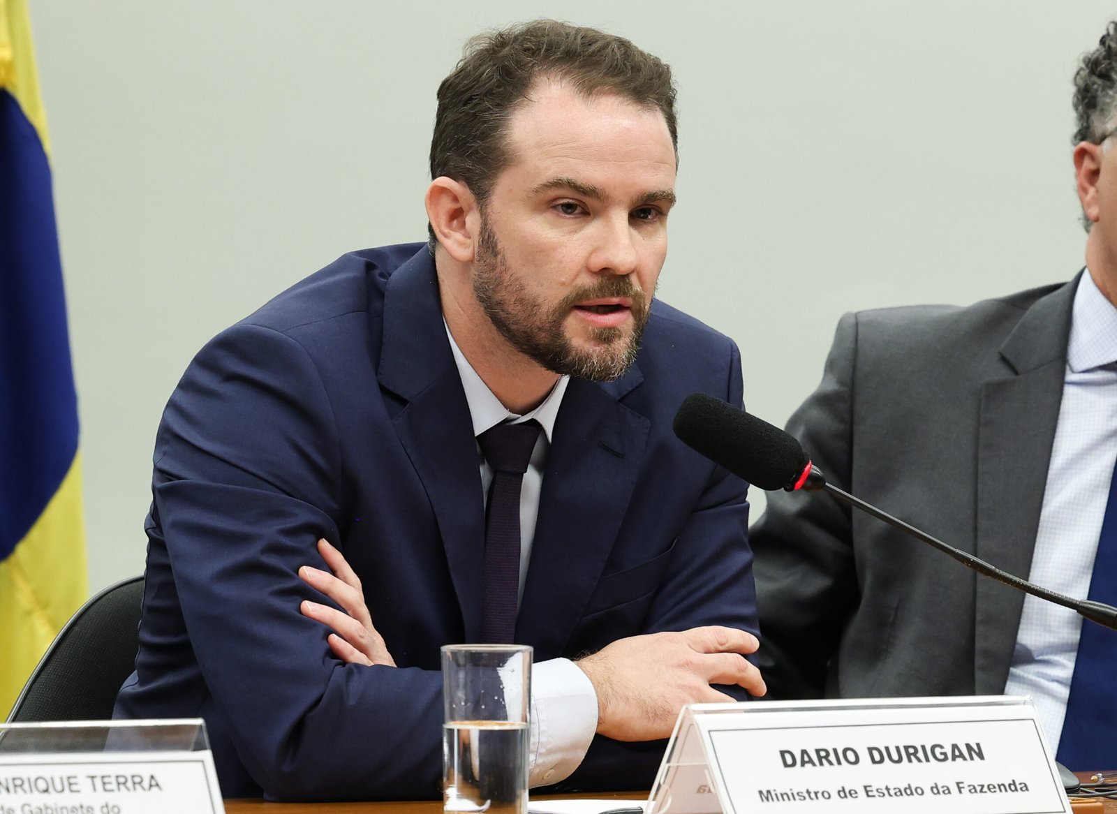 Dario Durigan cumpre agenda estratégica na França em missão do G7