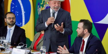 Desenrola Brasil: Governo lança programa para limpar nome e ampliar crédito