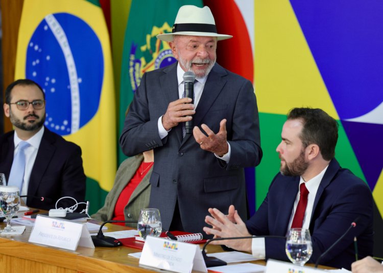 Desenrola Brasil: Governo lança programa para limpar nome e ampliar crédito
