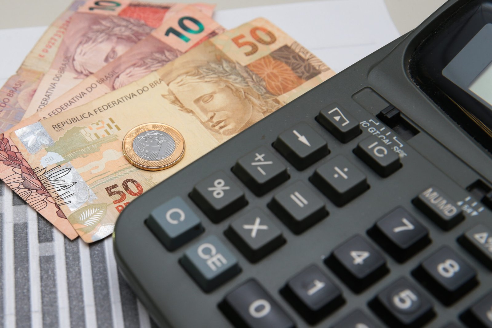 Desigualdade no Brasil: rendimento dos mais ricos é 13,8 vezes superior ao dos pobres