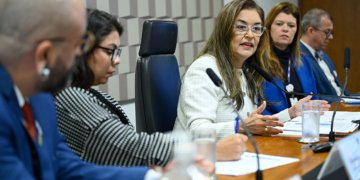 Especialistas debatem impacto de ultraprocessados na saúde de estudantes no Senado