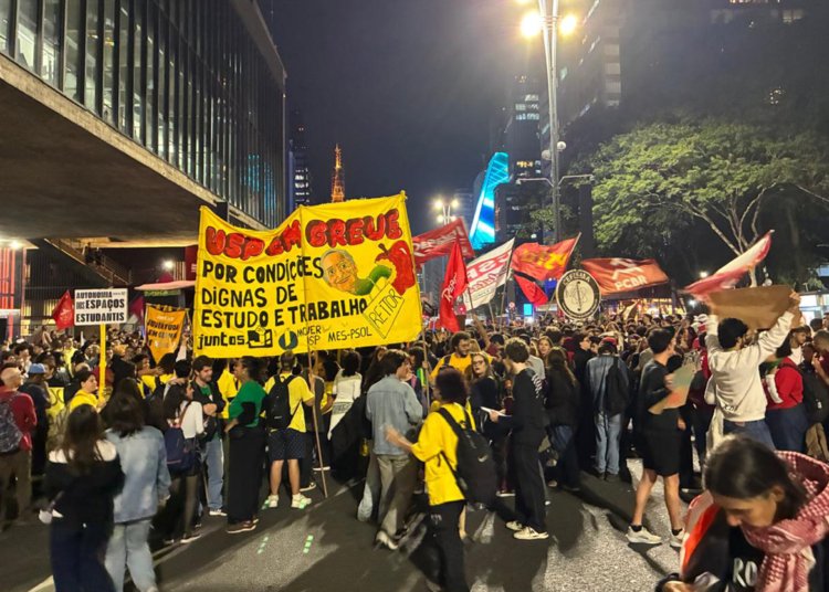 Estudantes da USP intensificam protestos e cobram negociação com a reitoria