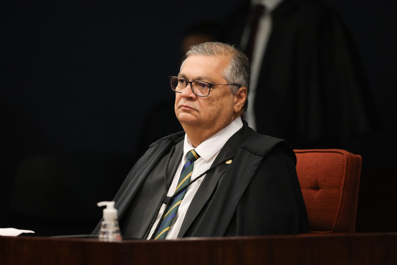 Flávio Dino abre investigação sobre emendas destinadas a produtora de filme de Bolsonaro