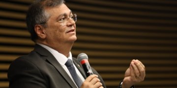 Flávio Dino ordena plano emergencial para reestruturação da CVM