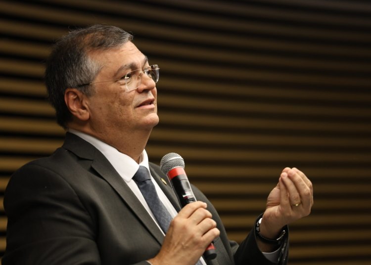 Flávio Dino ordena plano emergencial para reestruturação da CVM