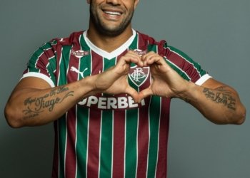Fluminense oficializa a contratação do atacante Hulk até 2027