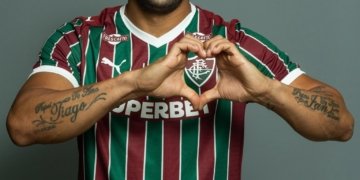Fluminense oficializa a contratação do atacante Hulk até 2027