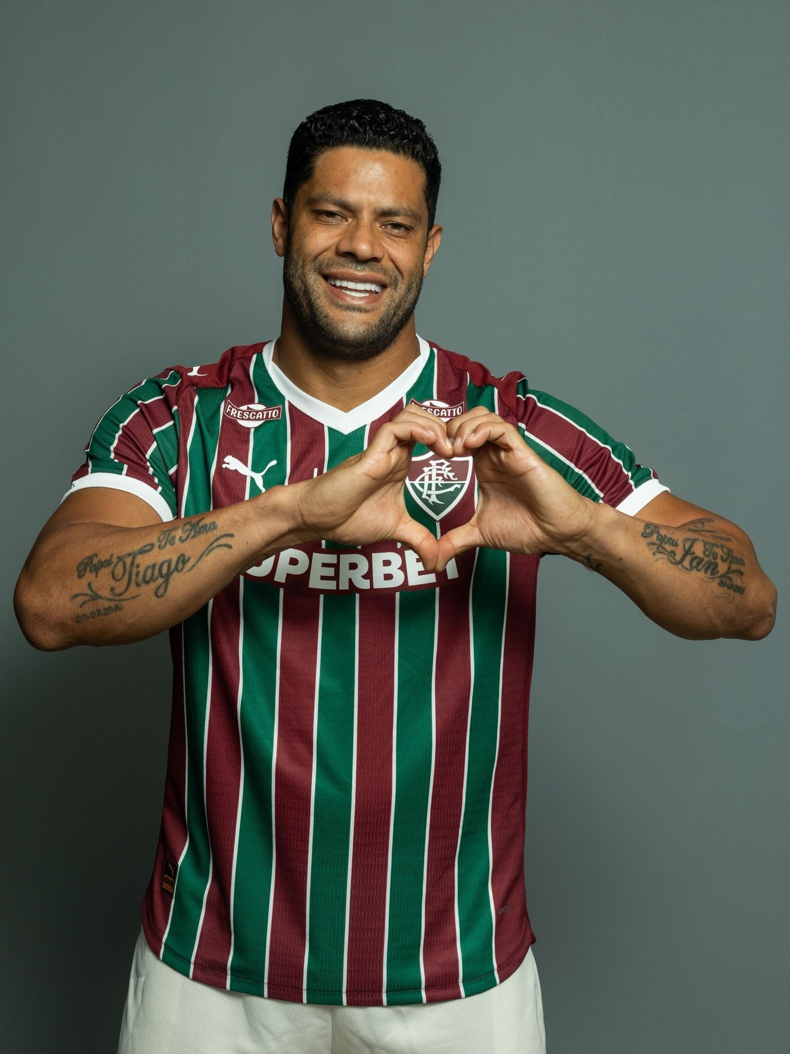 Fluminense oficializa a contratação do atacante Hulk até 2027