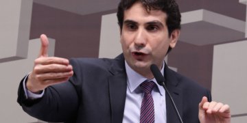 Galípolo revela que criação de carteiras pelo Master acendeu alerta no BC