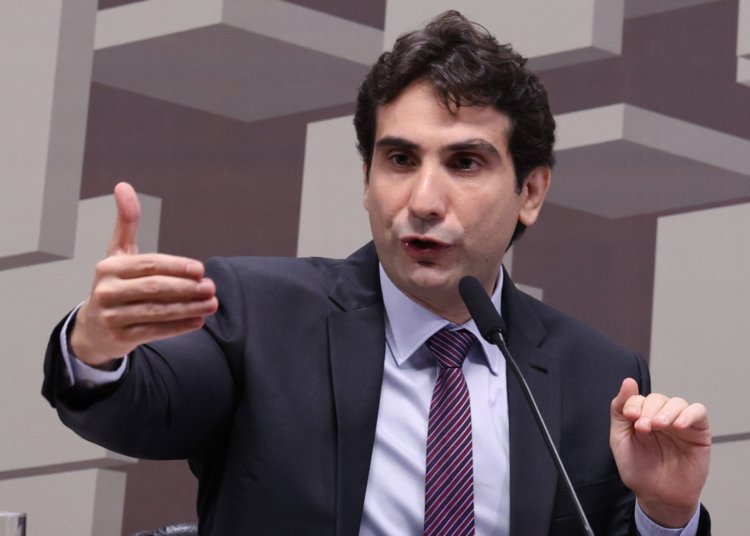 Galípolo revela que criação de carteiras pelo Master acendeu alerta no BC