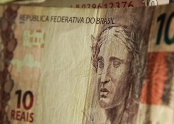 Governo de SP aplica multa recorde de R$ 1 bilhão contra Fast Shop