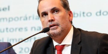 Governo federal cria subsídio para frear alta no preço da gasolina e diesel