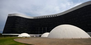 Inteligência artificial desafia integridade das eleições e preocupa especialistas