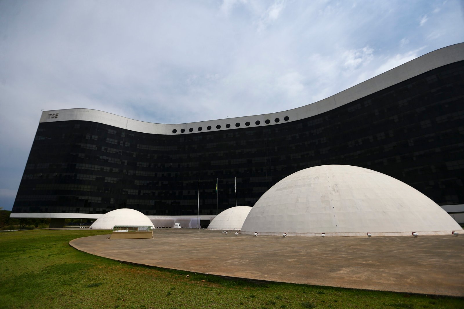 Inteligência artificial desafia integridade das eleições e preocupa especialistas