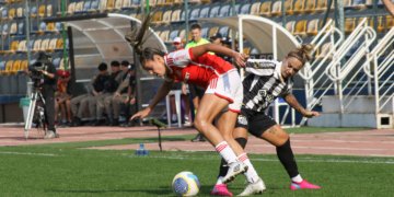 Inter enfrenta Santos pelo Brasileirão Feminino em dia de feriado com transmissão ao vivo