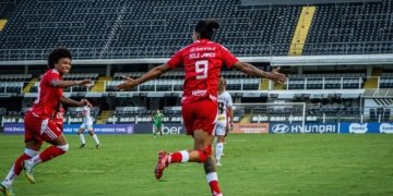 Internacional vence santos por 3 a 0 no campeonato brasileiro feminino