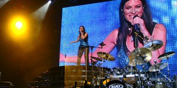 Italian Superstar Laura Pausini