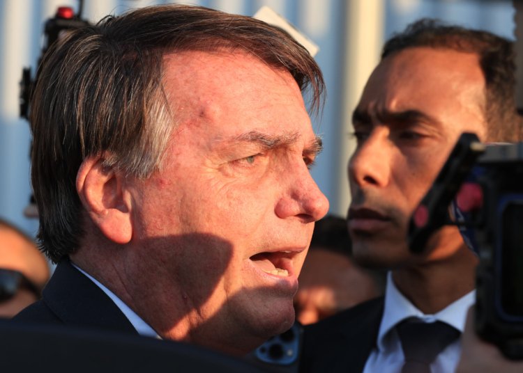 Jair Bolsonaro recebe alta após procedimento cirúrgico no ombro em Brasília