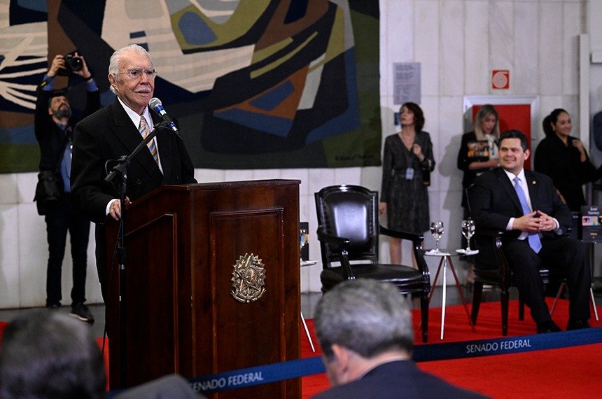 José Sarney relança três clássicos da literatura no Senado Federal
