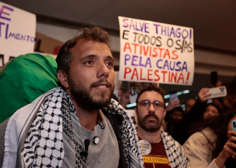 Lula critica extensão da prisão de ativista brasileiro por Israel