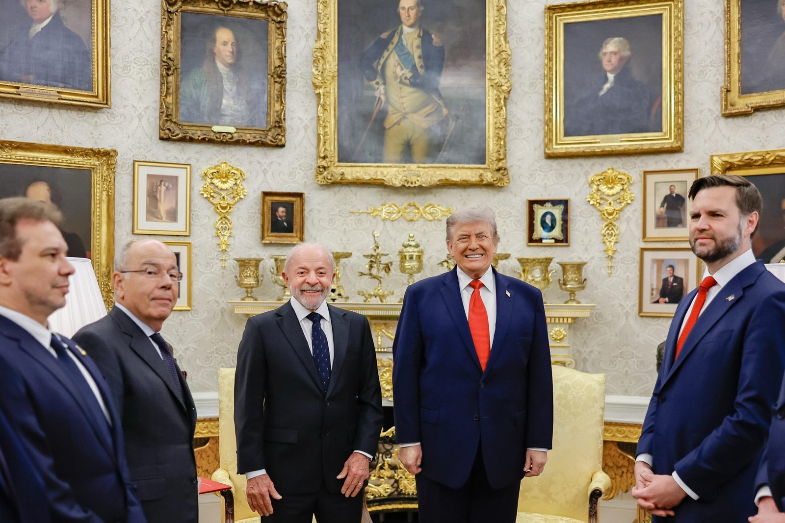 Lula e Trump dão prazo de 30 dias para resolver impasse sobre tarifas comerciais