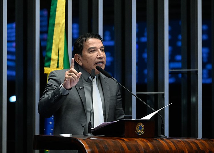 Magno Malta nega acusação de agressão e aponta falhas em atendimento hospitalar