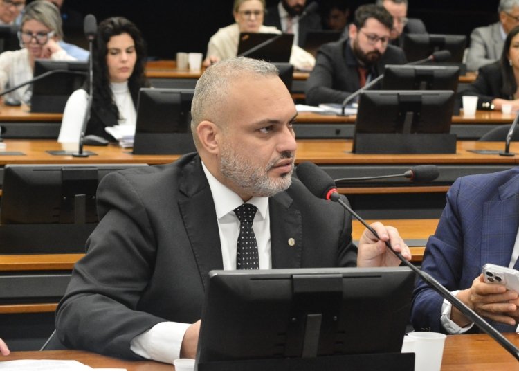 Marcos tavares assume presidência da comissão de trabalho na câmara