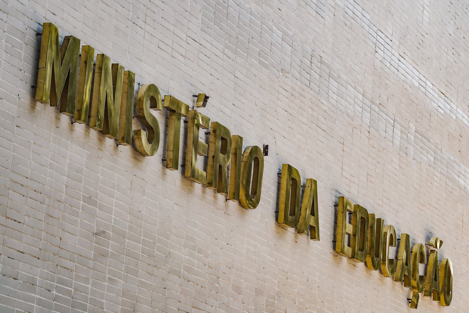 MEC envia força-tarefa ao Acre após ataque a tiros em escola estadual