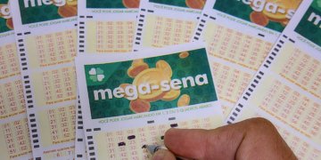 Mega-Sena acumula e prêmio chega a marca histórica de R$ 300 milhões
