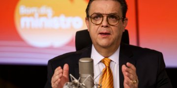 Ministro da Previdência alerta para risco fiscal em proposta sobre escala 6x1