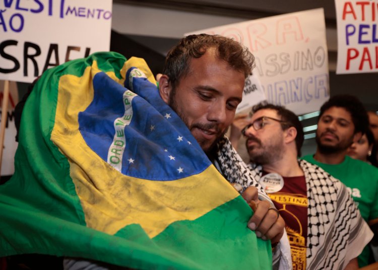 Morre mãe do ativista brasileiro Thiago Ávila, detido atualmente em Israel