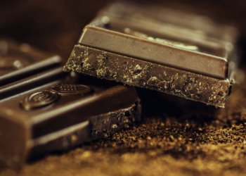 Nova lei estabelece teor mínimo de cacau e transparência nos rótulos de chocolates