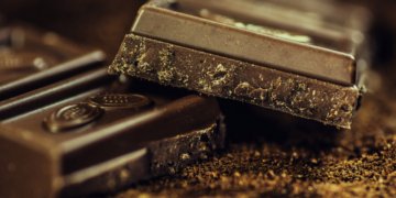 Nova lei estabelece teor mínimo de cacau e transparência nos rótulos de chocolates