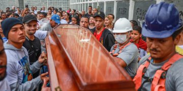 Nove em cada dez moradores de favelas no Rio rejeitam modelo atual de operações policiais