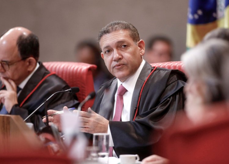 Nunes Marques será relator de revisão criminal que tenta anular pena de Bolsonaro