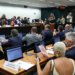 Oposição critica PEC que corta 6x1 e reduz jornada para 40 horas na Comissão