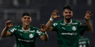 Palmeiras derrota sporting cristal em lima e assume liderança do grupo f na libertadores