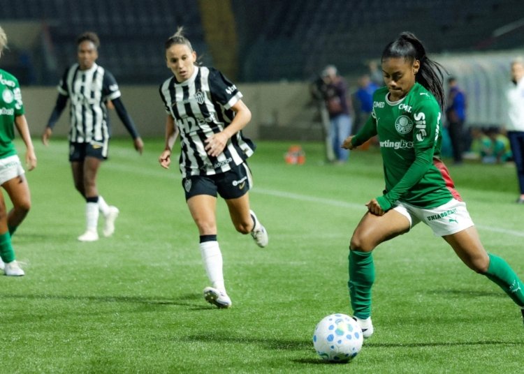 Palmeiras goleia o Atlético-MG por 4 a 1 e assume vice-liderança no BR feminino