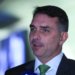 Parlamentares da oposição pedem investigação sobre elo entre Flávio Bolsonaro e banqueiro