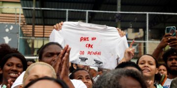 Pesquisa revela que 9 em cada 10 moradores de favelas rejeitam confrontos policiais