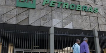 Petrobras quebra recorde de produção de petróleo e gás com marcos no pré-sal